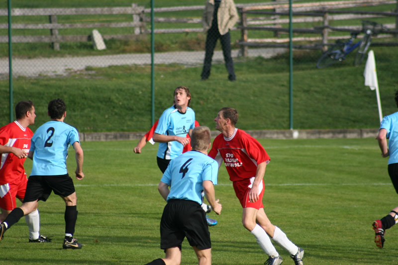 gal/08. Spieltag- SV Reischach-Rasen/2006-10-24 - SVR gg. Rasen-Antholz 151.jpg